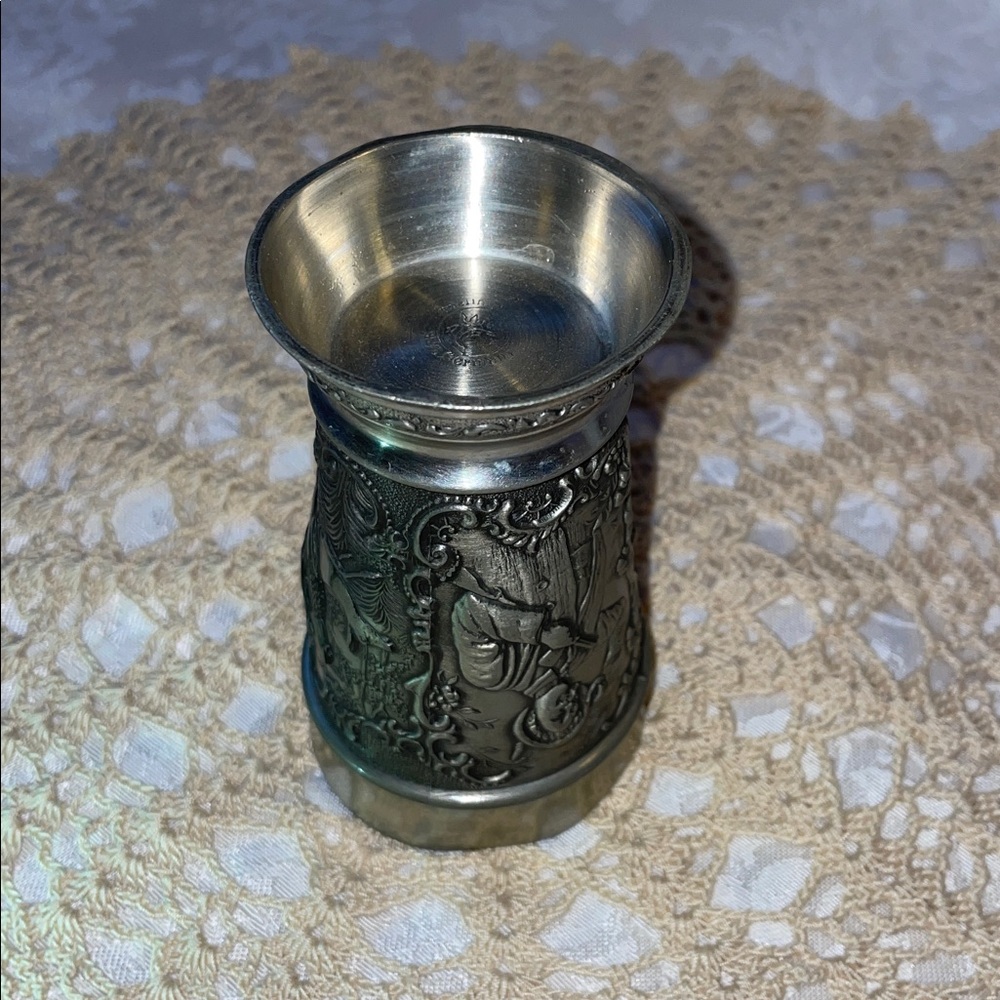 Vintage German 95% Pewter shot glass.  Intricately Designed. - Picture 4 of 6